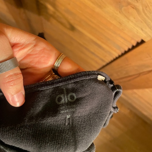 Alo Yoga Sports Bra Black - Picture 5 of 5